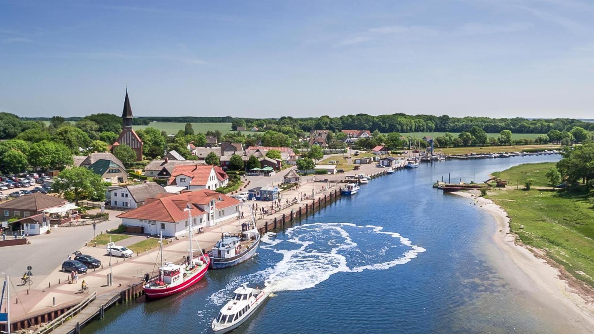 Hotel Ruegenschmiede Vis A Vis Hiddensee Schaprode Luaran gambar